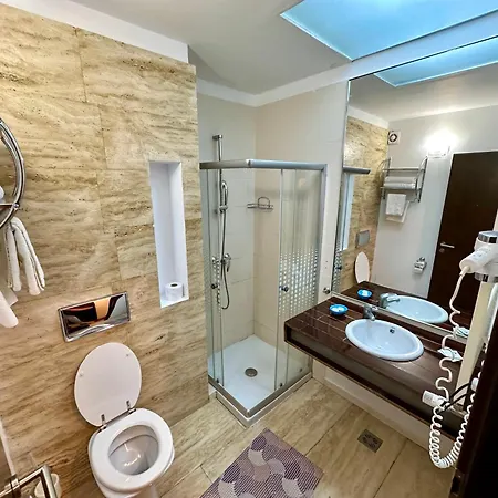 Pensiunea Rasnoava Guest house *