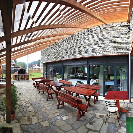 Pensiunea Rasnoava Guest house *